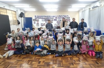 Administração Municipal de Aratiba realiza entrega de uniformes escolares 
