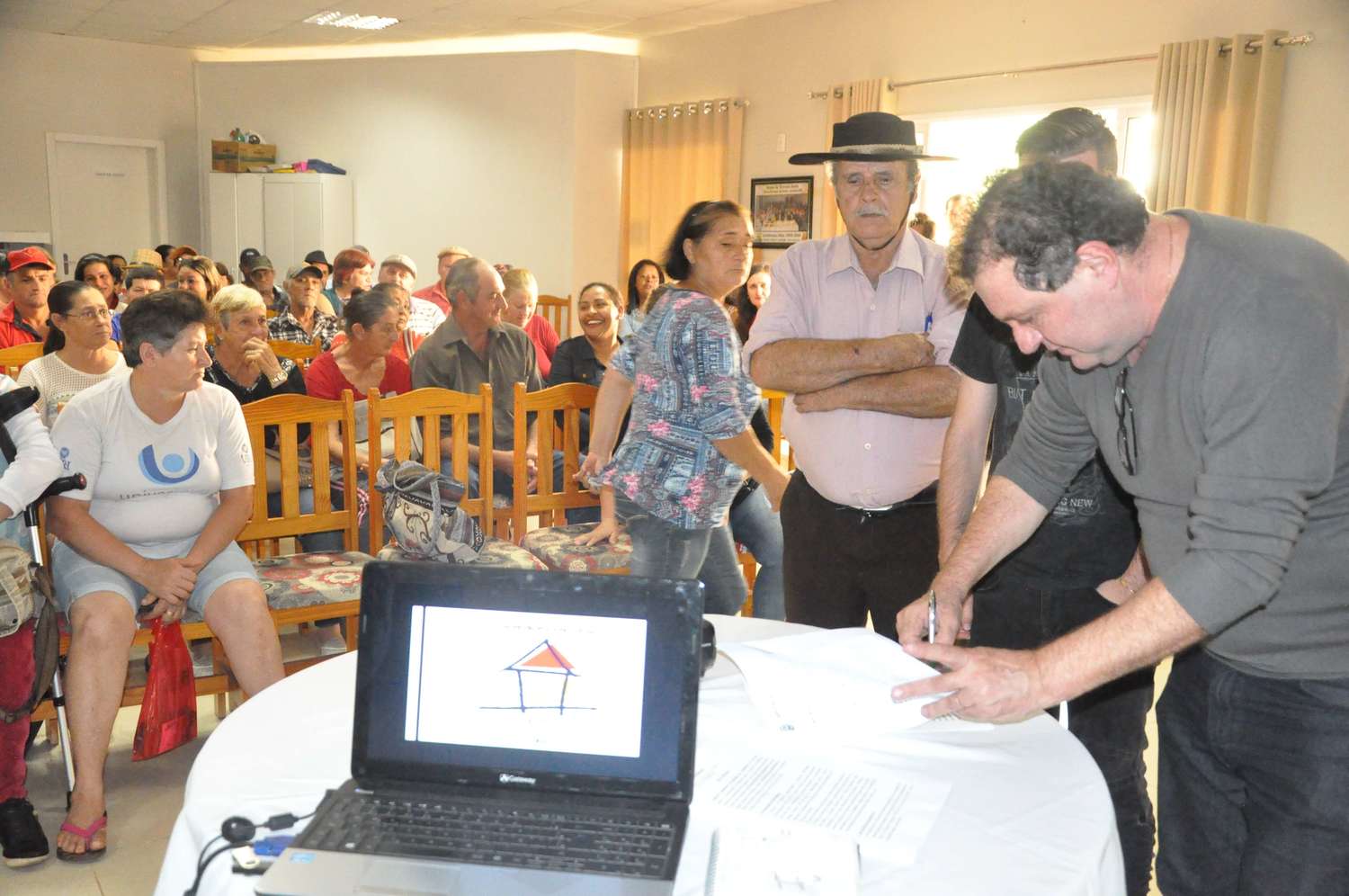 Governo de Aratiba inicia programa de reforma de casas