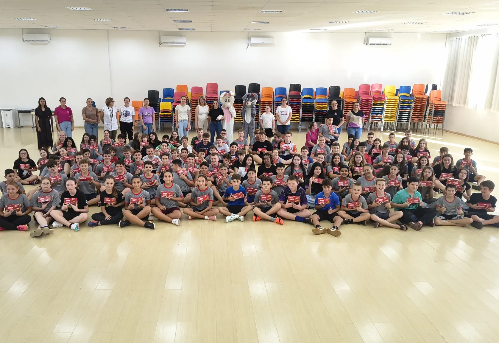 Presentes de Páscoa para estudantes de Aratiba