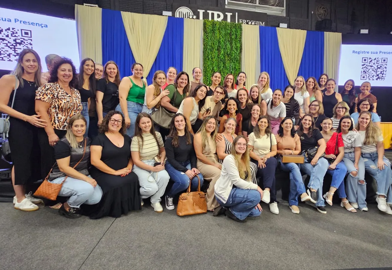 Professores de Aratiba particpam de evento na URI, em Erechim